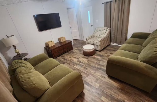 Kuttawa House | Songbird Suite