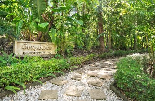 North Tamborine Villa | Songbirds Rainforest Retreat