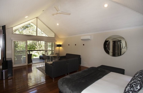 North Tamborine Cabin | Songbirds Rainforest Retreat