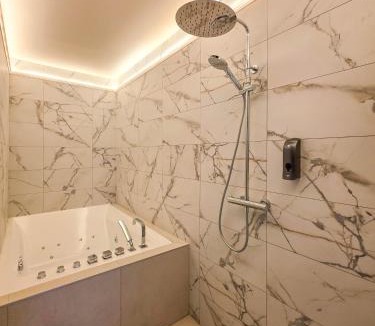 Saint-Quentin Apartment | Songe de Savane - Spa Ultra-centre St Quentin