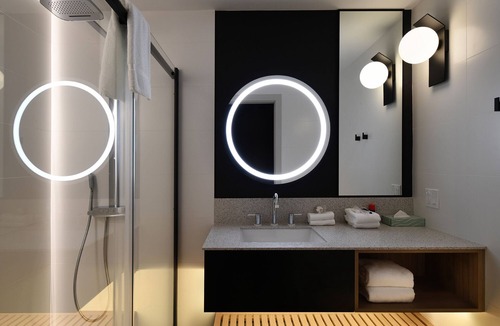 International District Hotel | SonoLux
