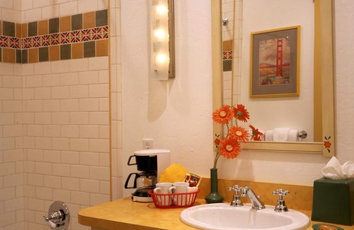 Boyes Hot Springs Hotel | Sonoma Creek Inn