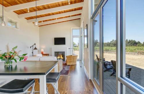 Vineburg House | Sonoma-Napa Wine Country Retreat Surrounded By Vineyards, Views, & Privacy