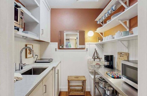 Fetters Hot Springs-Agua Caliente Apartment | Sonoma Springs Patio Suite near Wineries
