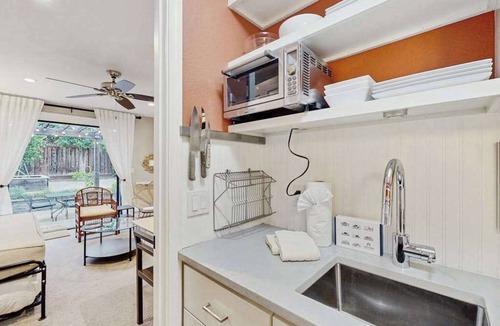Fetters Hot Springs-Agua Caliente Apartment | Sonoma Springs Patio Suite near Wineries