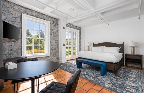 Santa Rosa Bed & Breakfast | Sonoma Stonehouse, King Room w/Private Patio