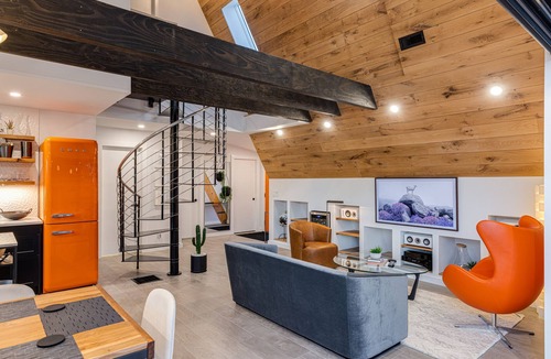 Fetters Hot Springs-Agua Caliente House | Sonoma Valley designer A-frame with pool & bocce!