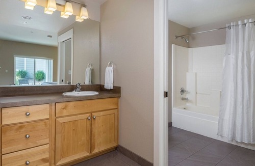 Windsor Resort | Sonoma | Vineyard Getaway & Outdoors | Pool | 2BR Twin