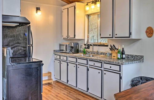 Mono Vista Cabin | Sonora Cabin w/ Deck + Private Yard!