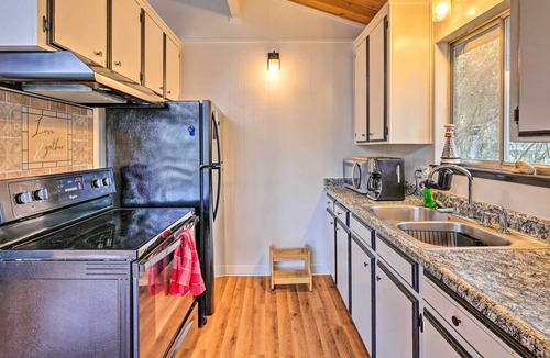 Mono Vista Cabin | Sonora Cabin w/ Deck + Private Yard!