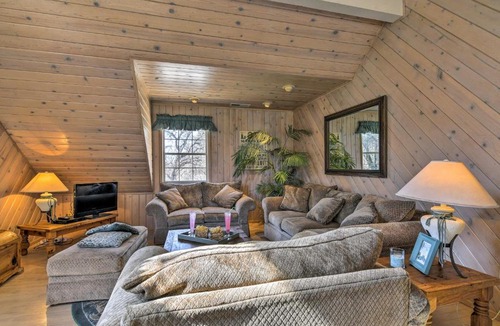 Sonora House | Sonora Home on 10 Resort Acres with Shared Pool!