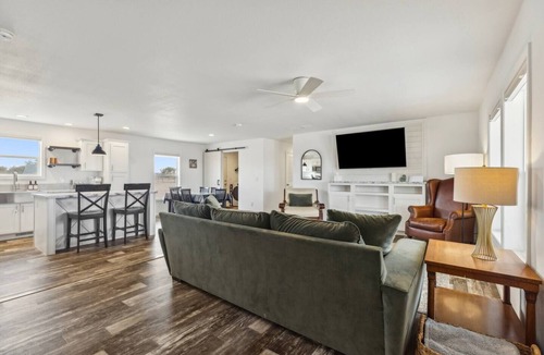 Florence House | Sonoran Desert Stay - Between Winery & Monastery
