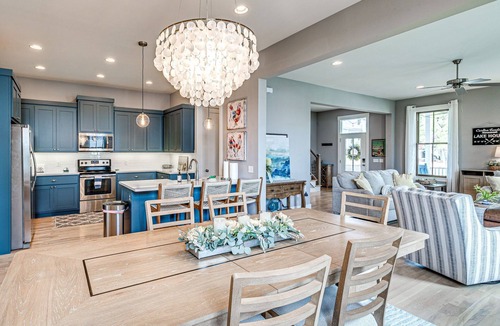Eufaula House | Sons & Sunshine close to Tower Court Pool!