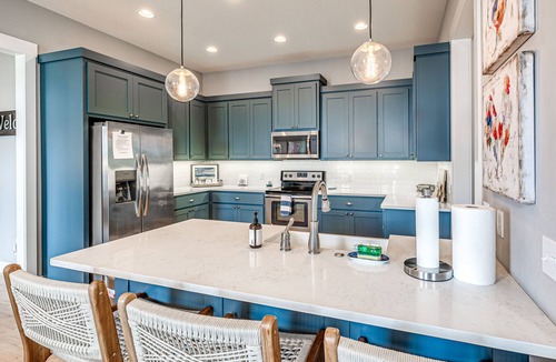 Eufaula House | Sons & Sunshine close to Tower Court Pool!