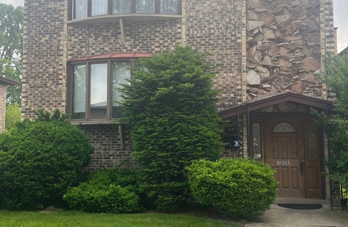 Oak Lawn Apartment | Soothing 1 bedroom apartment with AC in charming Oak Lawn,