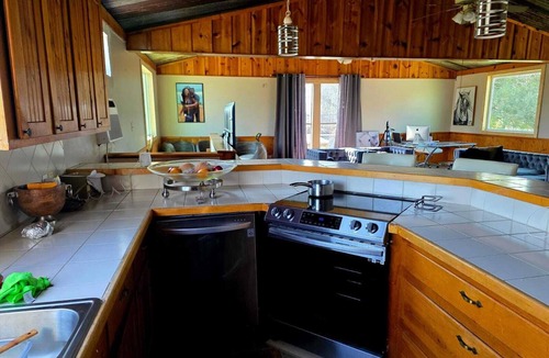 Lissie House | Soothing 2-bedroom country Barndominium in Beasley