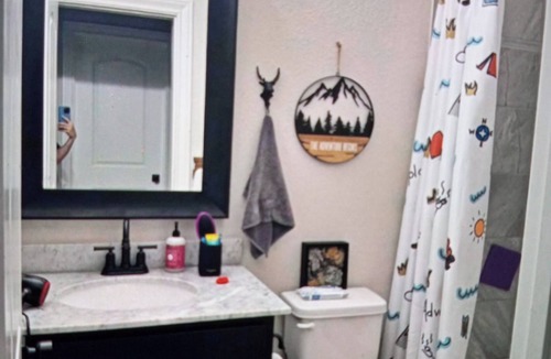 Livingston House | Soothing 2-bedroom house with AC in charming Livingston