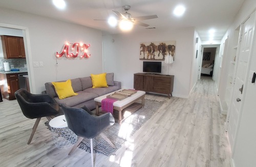 Parker Lane House | Soothing 3-bedroom house with AC in vibrant Austin near downtown!