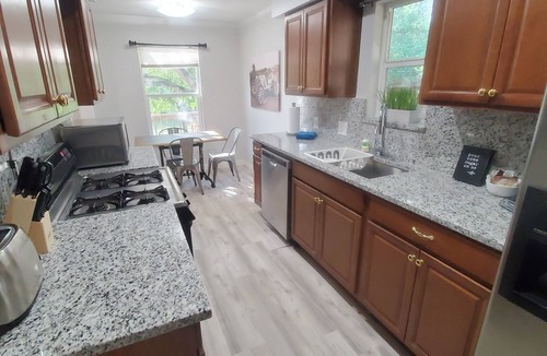 Parker Lane House | Soothing 3-bedroom house with AC in vibrant Austin near downtown!