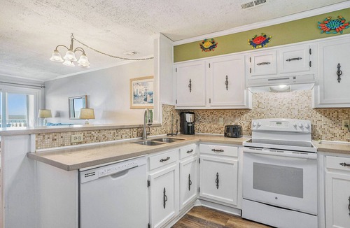 Ocean Drive Condo | SOOTHING SOUNDS OF THE OCEAN WAVES FROM YOUR OCEANFRONT BALCONY