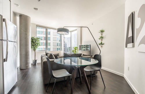 West Bellevue Apartment | Sophari Bellevue Tower Apts