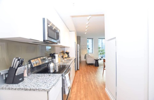 West Bellevue Apartment | Sophari Bellevue Tower Apts