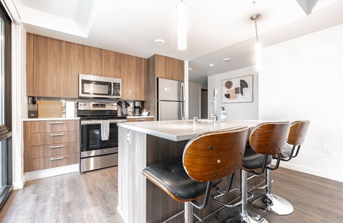 West Bellevue Apartment | Sophari Downtown: Bellevue Apartments