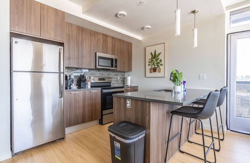 West Bellevue Apartment | Sophari Downtown: Bellevue Apartments