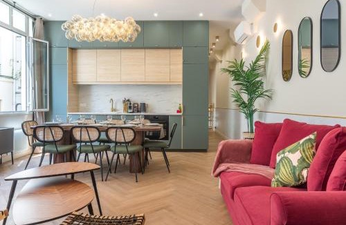 Quinze-Vingts Hotel | Sophie Stay - Le Mucha - King size bed - AC