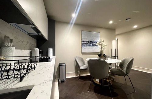 Chigwell Apartment | Sophisticated 1BR, 1 BA Chigwell Designer Flat