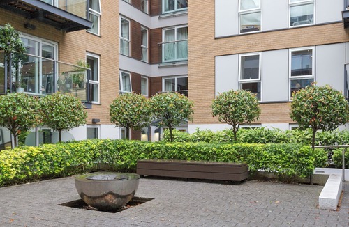 Acton Apartment | Sophisticated 2 Bed Flat with Balcony in Acton