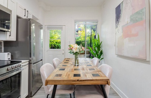 Sainte-Marie Apartment | Sophisticated 3BR with Outdoor Retreat