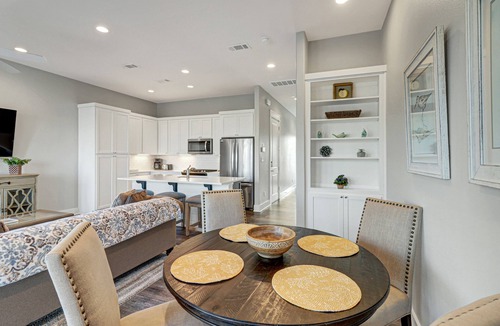 Rockport House | Sophisticated canal-view villa with pool, vast fishing pier, deck & washer/dryer