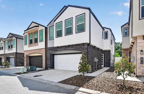 Houston Villa | Sophisticated Home Office Galleria & NRG