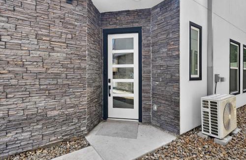 Houston Villa | Sophisticated Home Office Galleria & NRG
