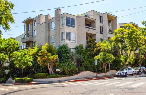 Norma Triangle Condo | Sophisticated one bedroom Pied a Terre in West Hollywood's Norma Triangle