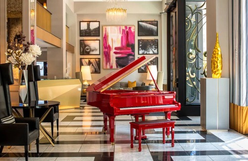 Theater District Hotel | Sophisticated San Francisco Room Steps Away from Union Square