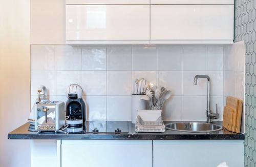 Barbican Apartment | Sophisticated Studio Space in Prime Spot!