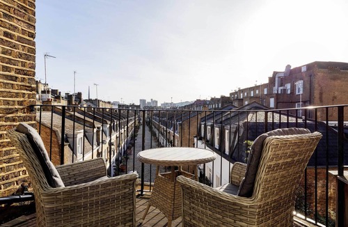 Little Venice Apartment | Sophisticated Sutherland, by Veeve