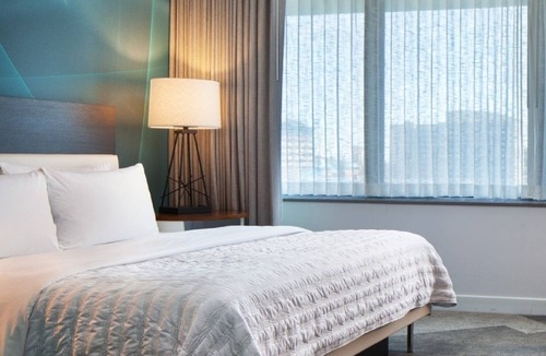 Downtown Houston Hotel | Sophisticated Urban Retreat w Scenic Houston Views
