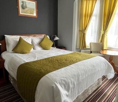 Cambridge Hotel | Sorrento Hotel & Restaurant