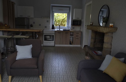 Landehen House | SORRY WE WILL BE CLOSED UNTIL FURTHER NOTICE.