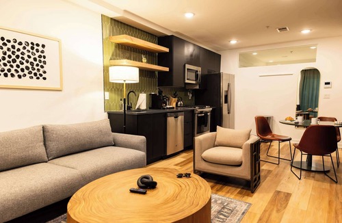 Fishtown Apartment | Sosuite | 2BR Apt w Patio, W/D, Sofabed