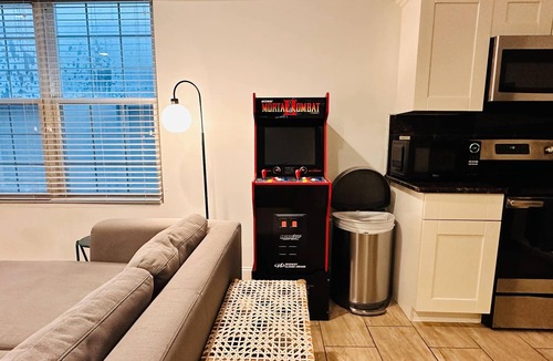 Chinatown Apartment | Sosuite | Arcade 2BR Apt w/W/D