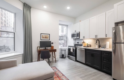 Rittenhouse Row Apartment | Sosuite | Bay Window 1BR Apt w W/D, Desk