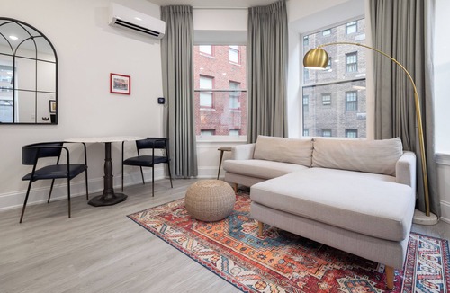 Rittenhouse Row Apartment | Sosuite | Bay Window 1BR Apt w W/D, Desk