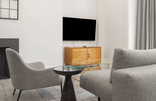 Rittenhouse Row Apartment | Sosuite | Window Wall 1BR Apt w W/D