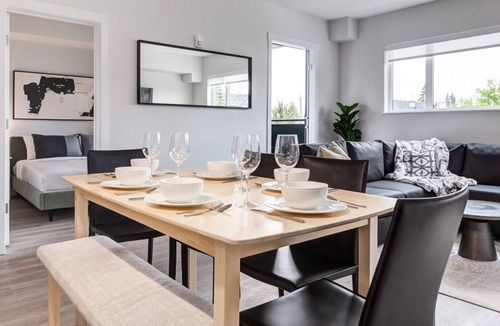 Marda Loop Apartment | Sought After Marda Loop/Minutes from Downtown