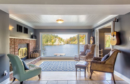 Lac-McGregor House | Sought Secluded Lakefront Villa near Ottawa/Edelweiss Valley Resort.