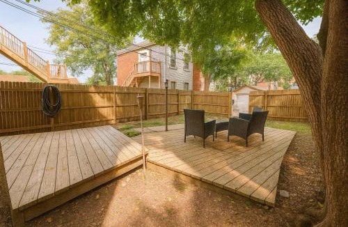 Soulard House | Soulard 2BR Balcony Free Parking Walk to Dining